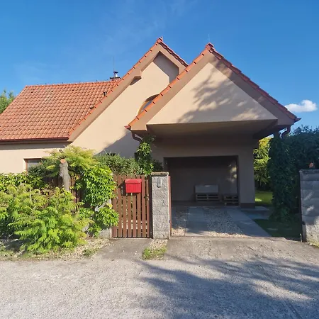 House With 3 Bedrooms And Pool Дом отдыха