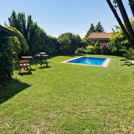 House With 3 Bedrooms And Pool