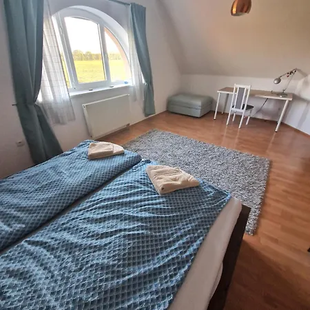 House With 3 Bedrooms And Pool * Dunajska Luzna