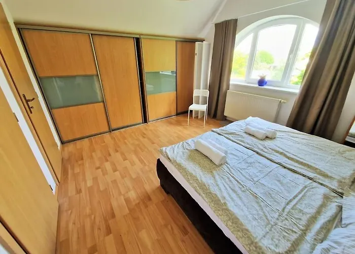 Hébergement de vacances House With 3 Bedrooms And Pool