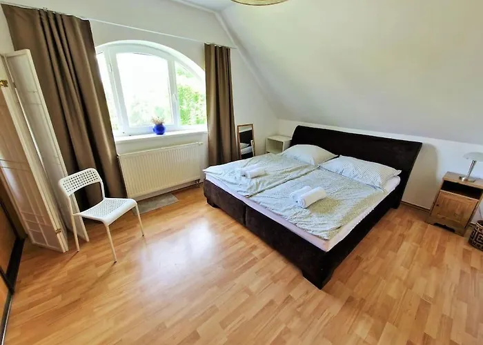 Hébergement de vacances House With 3 Bedrooms And Pool Dunajska Luzna