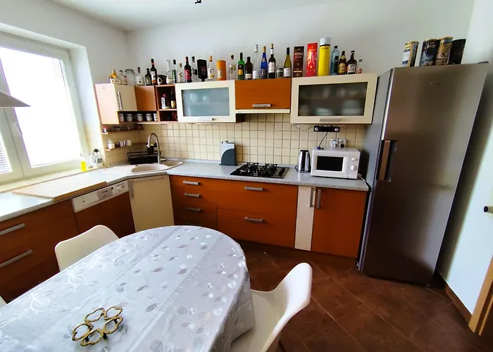 House With 3 Bedrooms And Pool Hébergement de vacances Dunajska Luzna