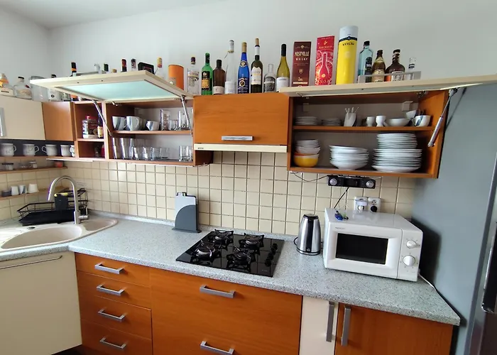 House With 3 Bedrooms And Pool Hébergement de vacances *